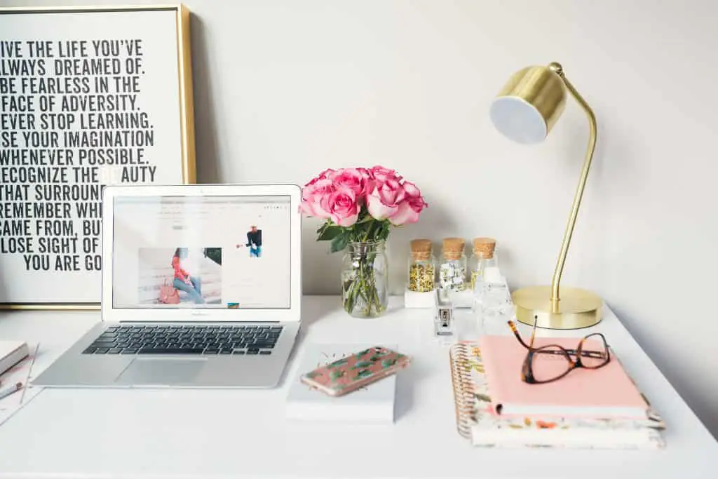 So you've started a blog, but how do bloggers actually make money blogging? This post sets out the 4 easiest ways to monetize your blog for beginners. Include a list of best paying affiliate networks to join, plus where to find sponsored posts for your blog!