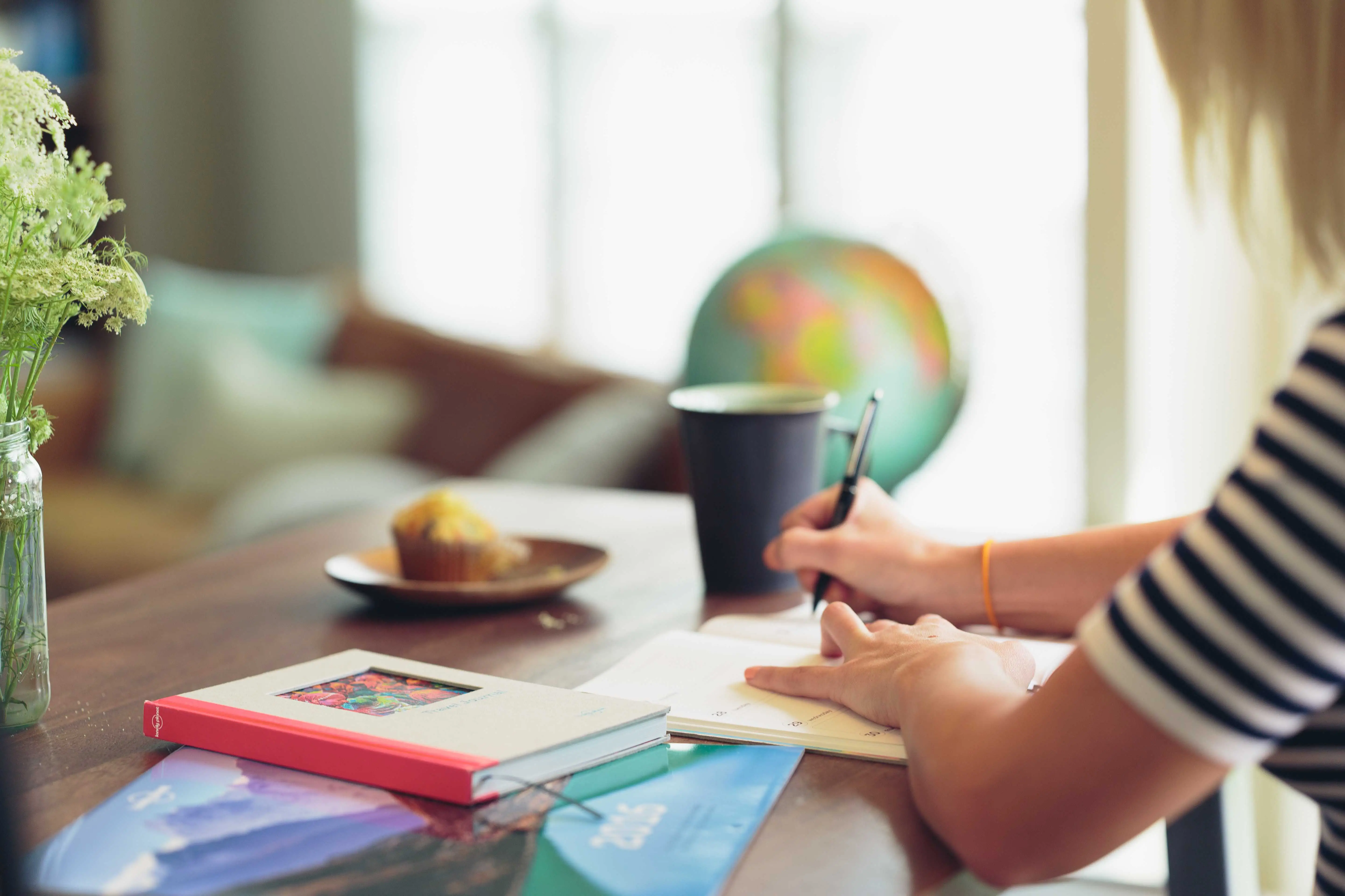 how to get a degree for free 3 - a student's desk with coffee and books